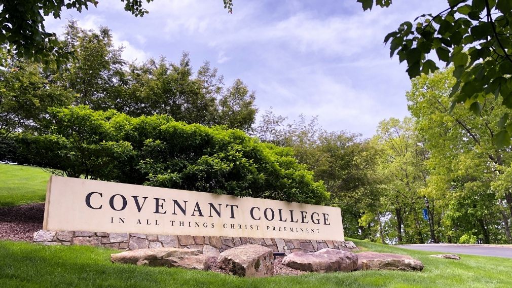 Covenant College entrance sign